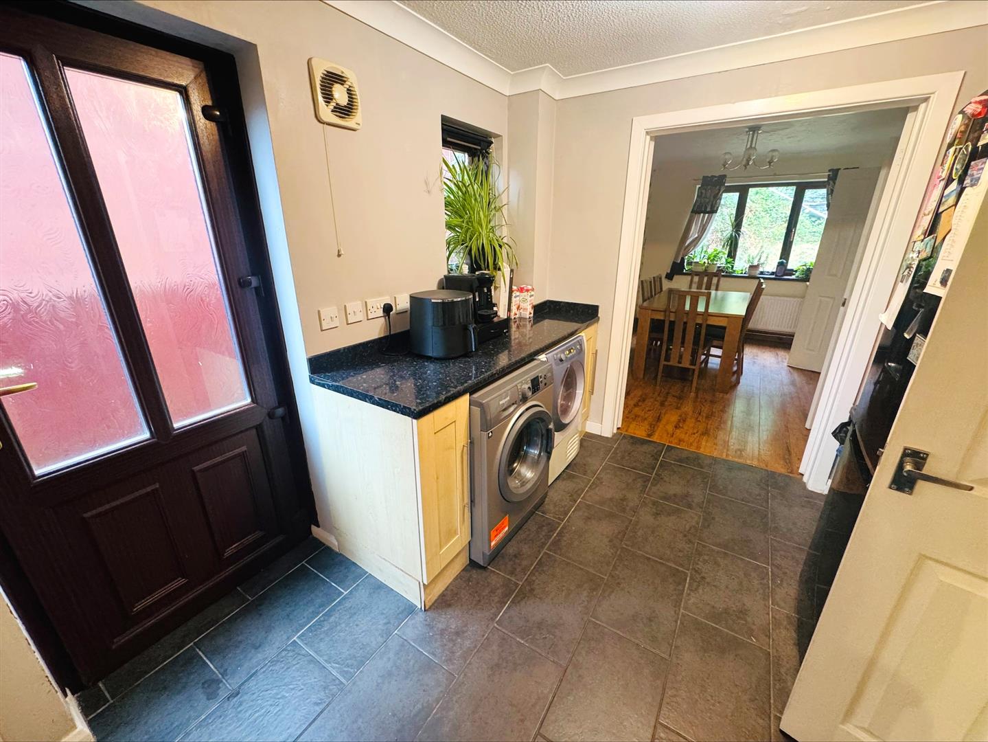 Llys Cilsaig, Dafen, Llanelli, SA14 8QT